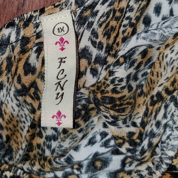 Leapord print romper - Picture 3 of 5